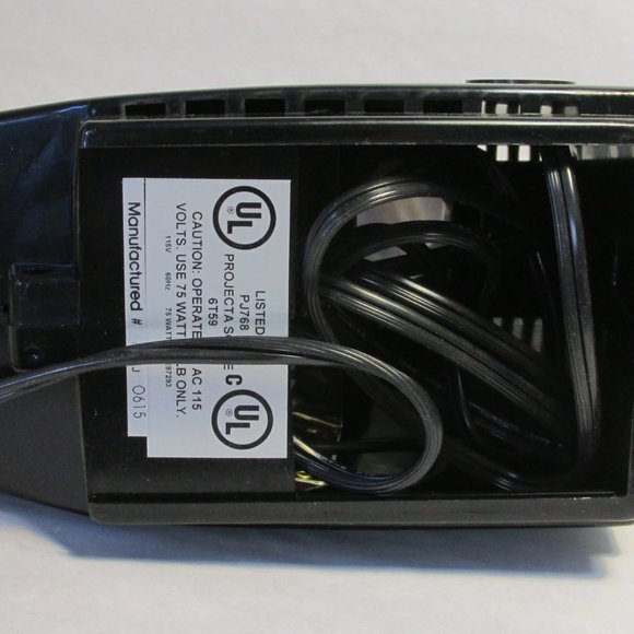 Projecta Scope Image Projector PJ 768 On Any Surface - Picture 5 of 6